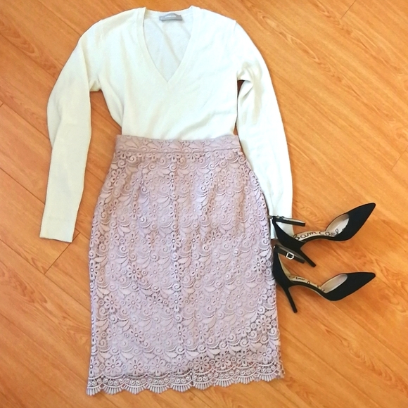 NWOT lace pencil skirt Uniqlo - Picture 1 of 6
